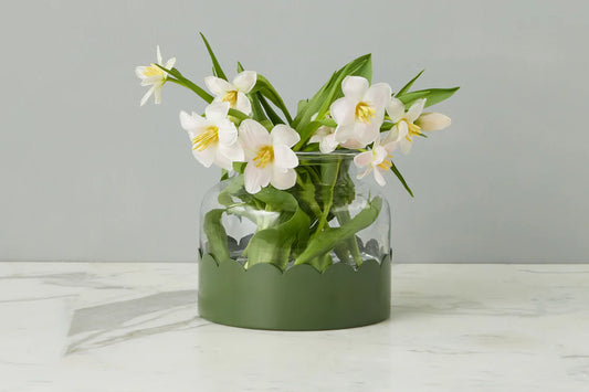 2-in-1 Scalloped Bloom Vase