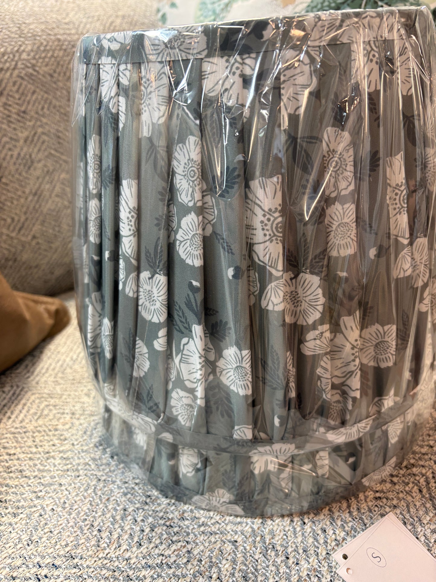 8x11x8.5" Pleated Print Shade
