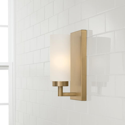 1 Light Sconce