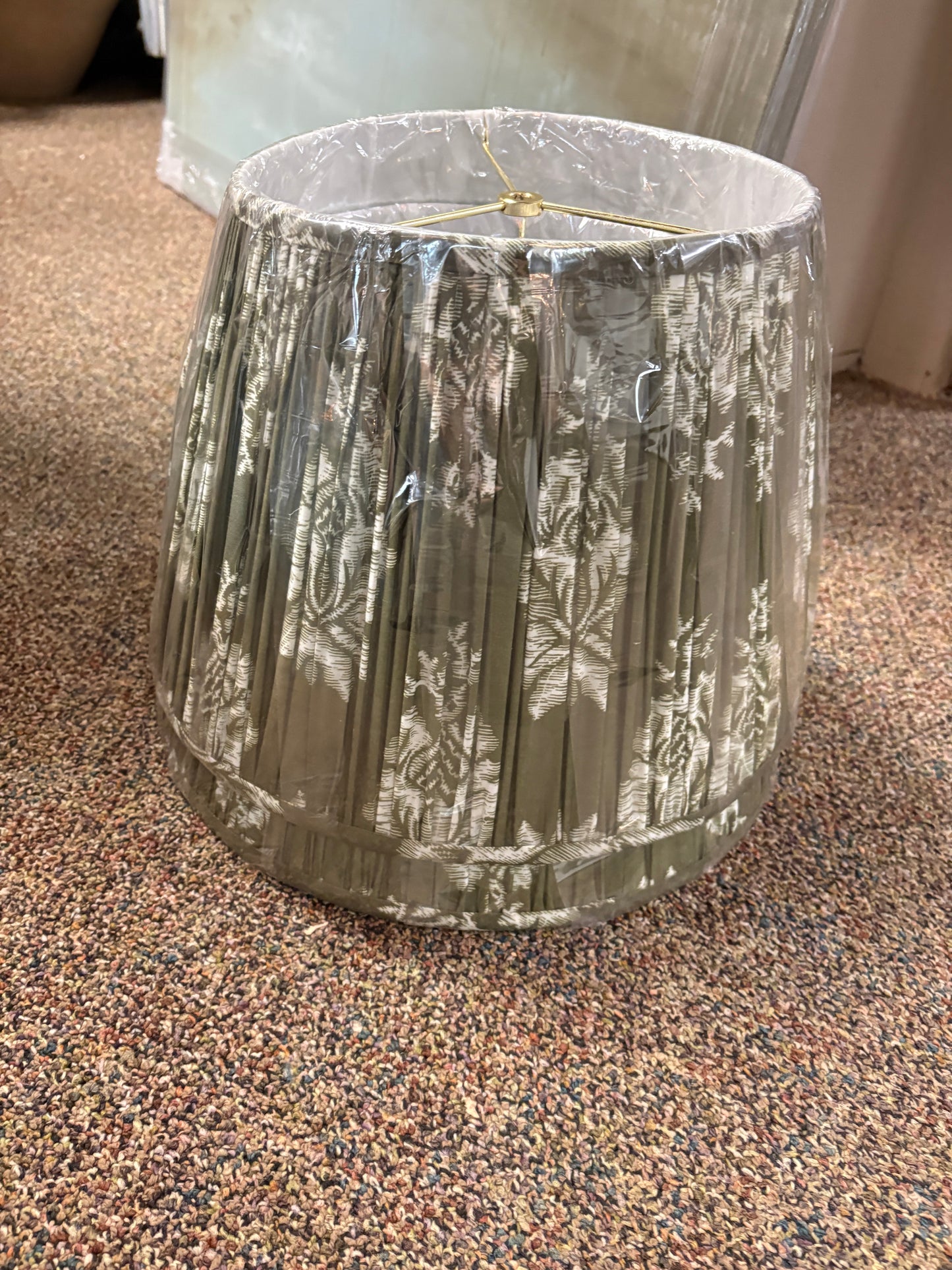 15" Green and White Shade