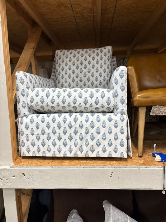 Wildflower Wintergreen Swivel Chair