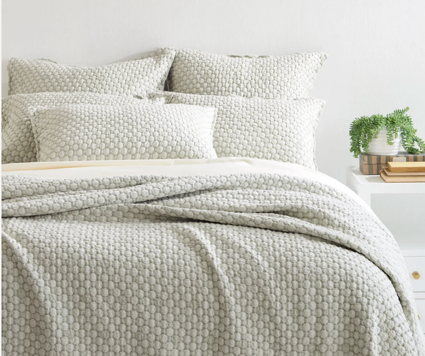 Lodi Matelasse Coverlet
