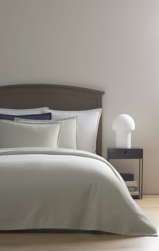 Tracey Coverlet-White