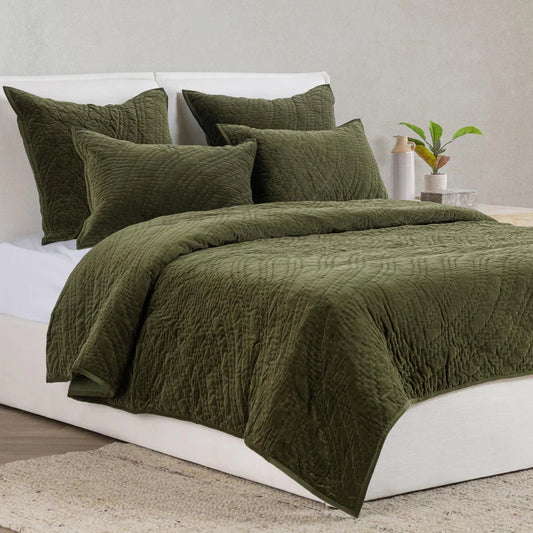 Elms Velvet Quilt Set